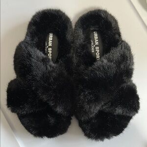 Black Furry Women's Slippers